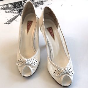 9West Vintage Peep Toe Heels